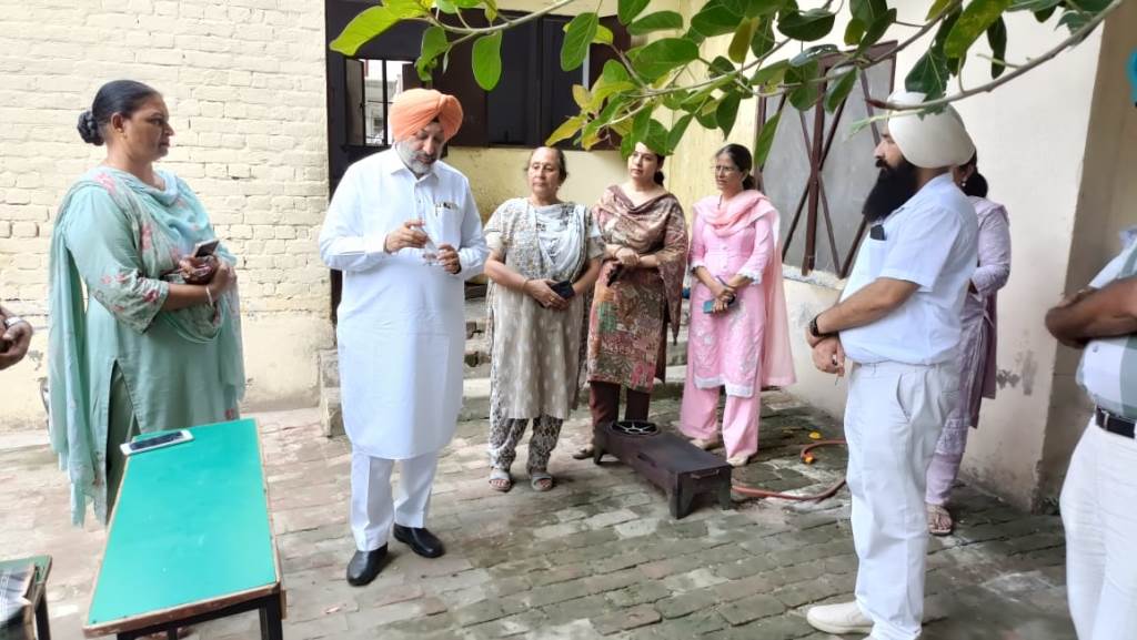 ਖੁਰਾਕ ਕਮਿਸ਼ਨ ਦੇ ਮੈਂਬਰ ਜਸਵੀਰ ਸਿੰਘ ਸੇਖੋਂ ਵੱਲੋਂ ਸੰਗਰੂਰ ਦੇ ਸਕੂਲਾਂ ਤੇ ਰਾਸ਼ਨ ਡਿਪੂਆਂ ਦੀ ਅਚਨਚੇਤ ਚੈਕਿੰਗ